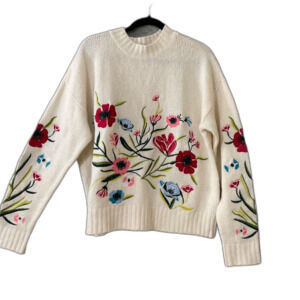 Guess 90’s Y2K style pull on Knit Sweater size S Embroidered Granny cottage core
